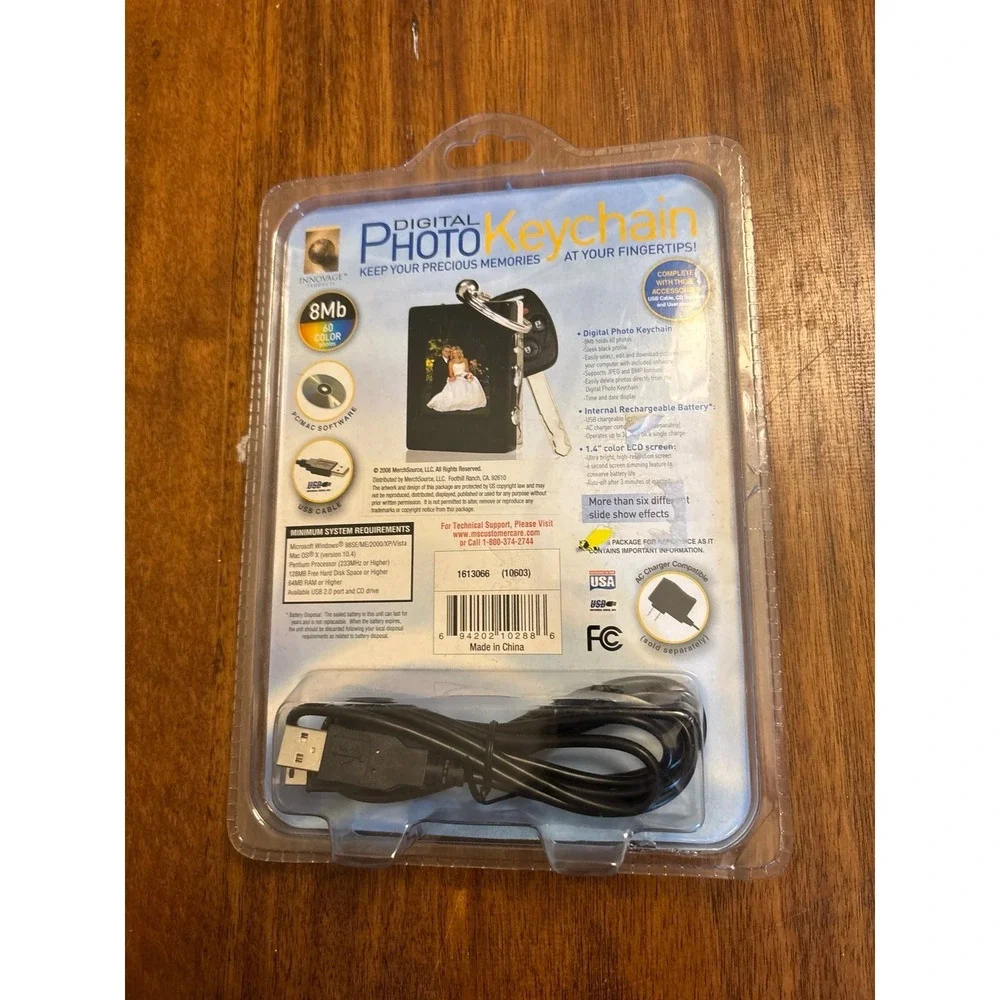 Digital‎ Photo Keychain - chargeable, new